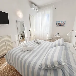 Couette-café A Casa Di Mario E Nene, Viareggio